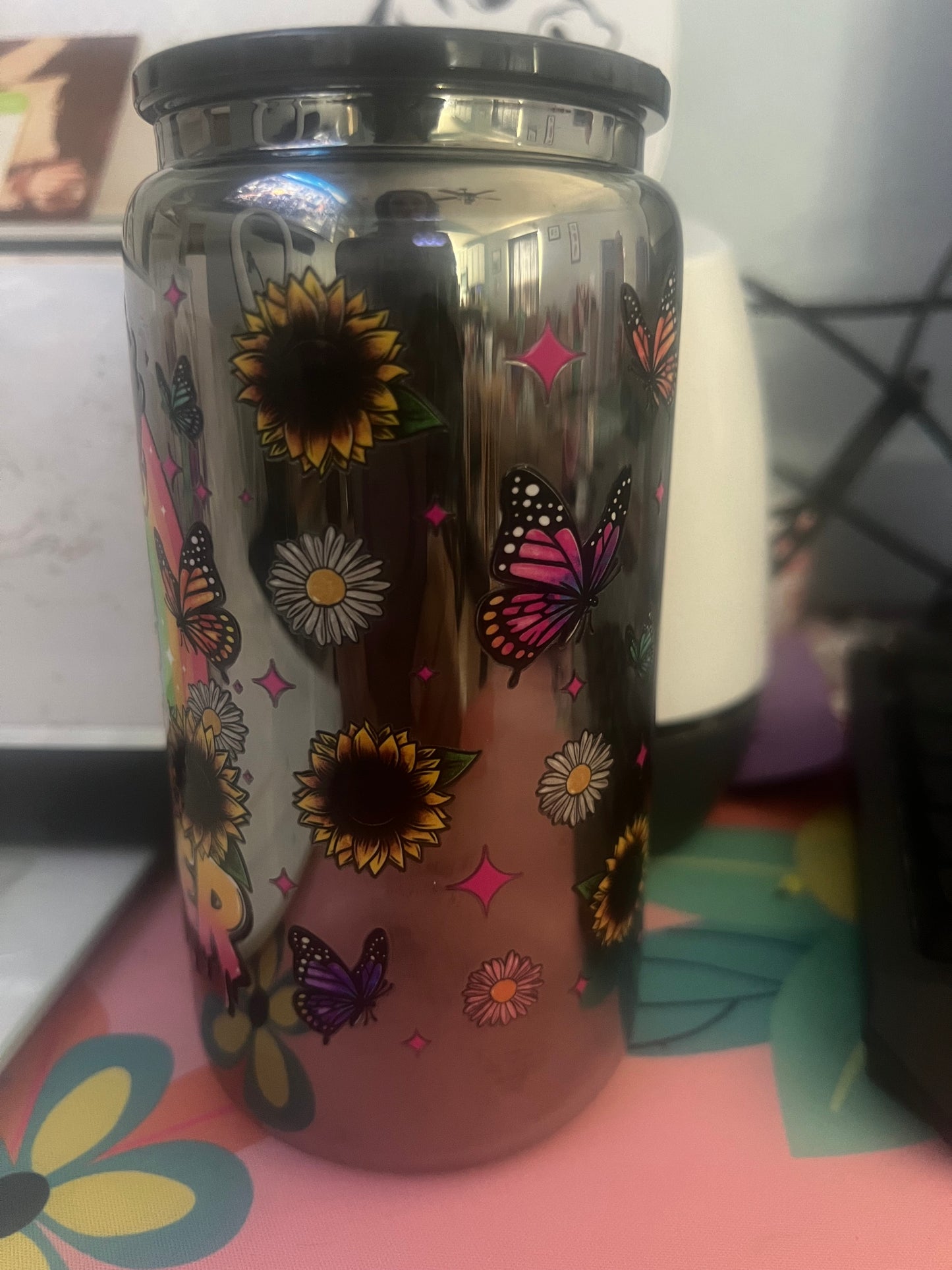 Sunflower Betty on black mirror glass cup